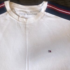 Tommy Hilfiger shirt 🌵